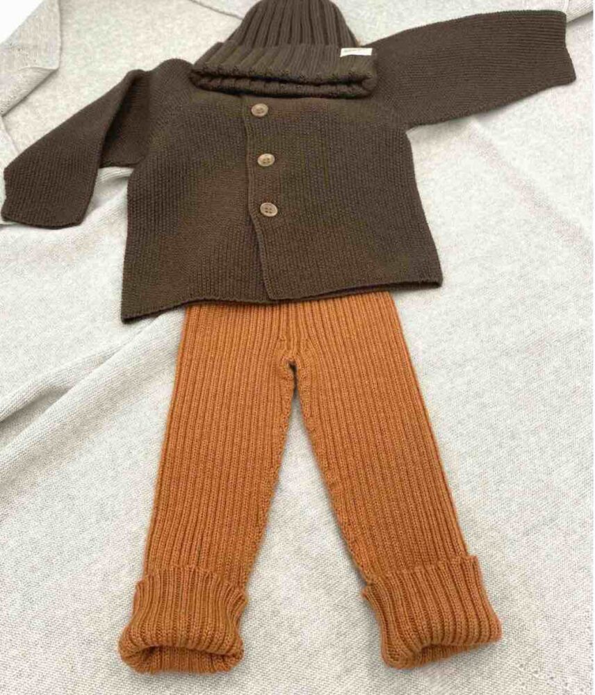 Bequeme, gestrickte Leggings zum Mitwachsen ab der Geburt für Babys und Kleinkindern.