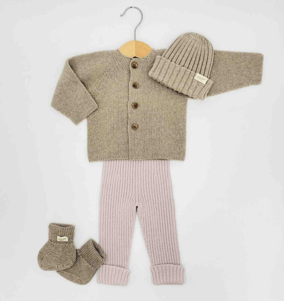 Bequeme, gestrickte Leggings zum Mitwachsen ab der Geburt für Babys und Kleinkindern.